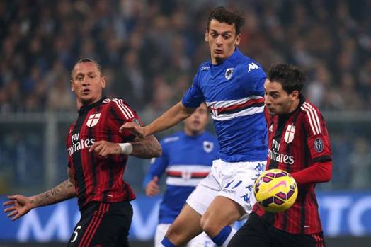 Gabbiadini prova a lottare stretto nella morsa Mexes-De Sciglio. Afp